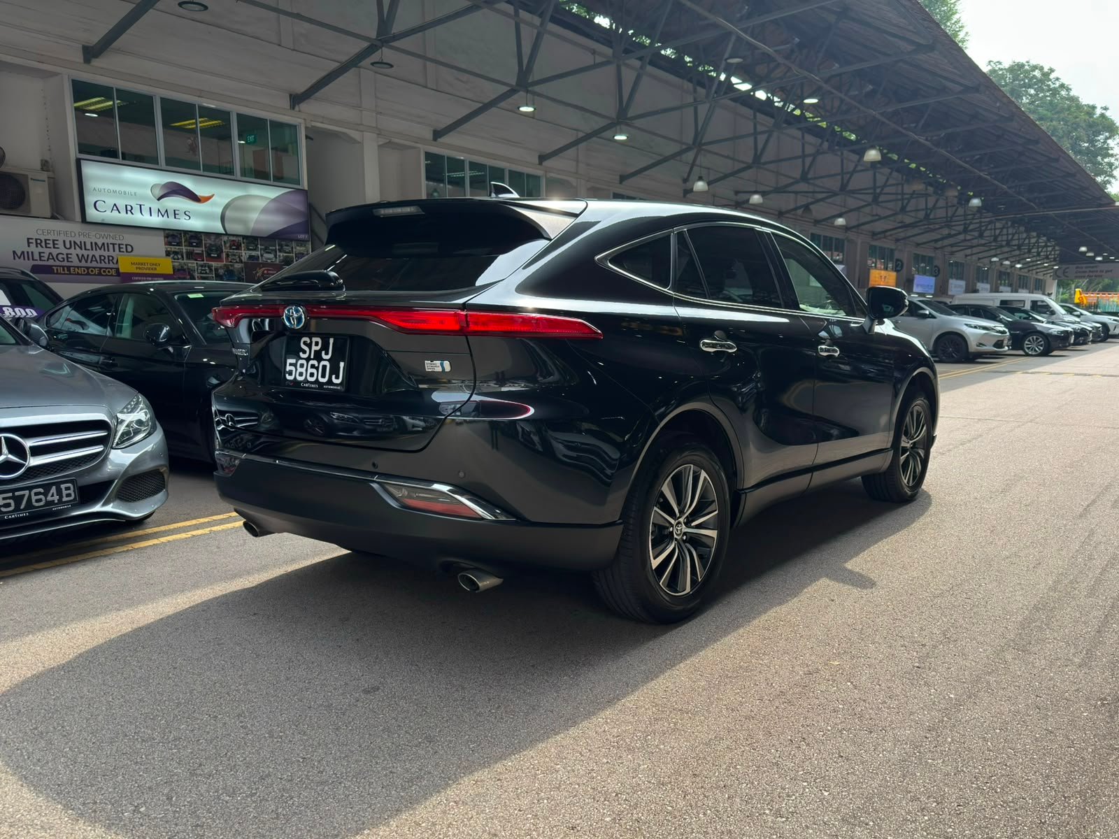 Toyota Harrier Hybrid 2.5G photo 2